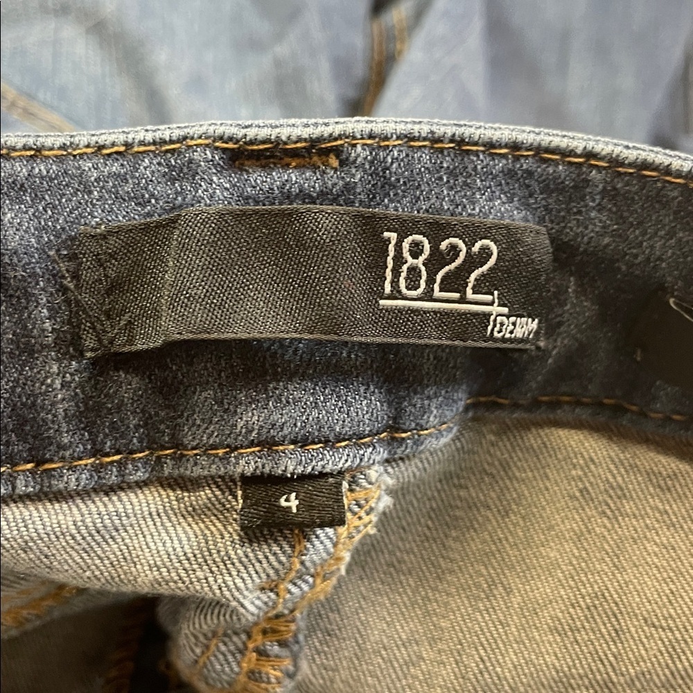1822 Denim Taylor Jeans Women’s Distressed Cuffed Ankle Dark Wash Size 4 - Picture 4 of 8